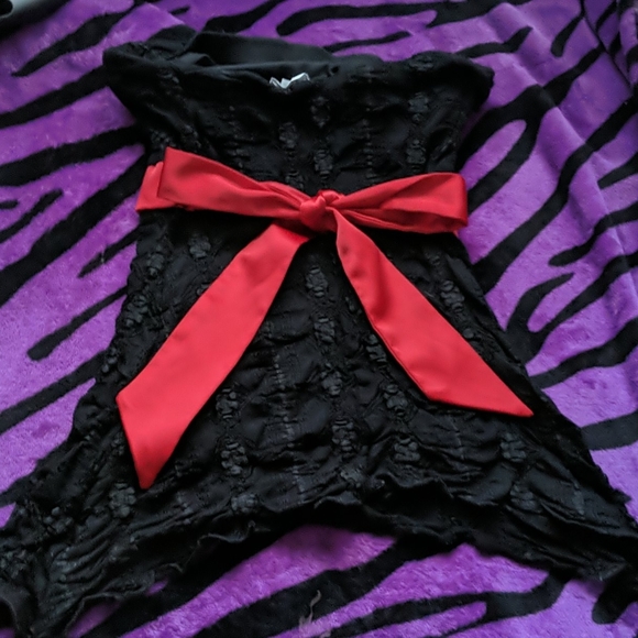 Black Holiday Top - Picture 2 of 3